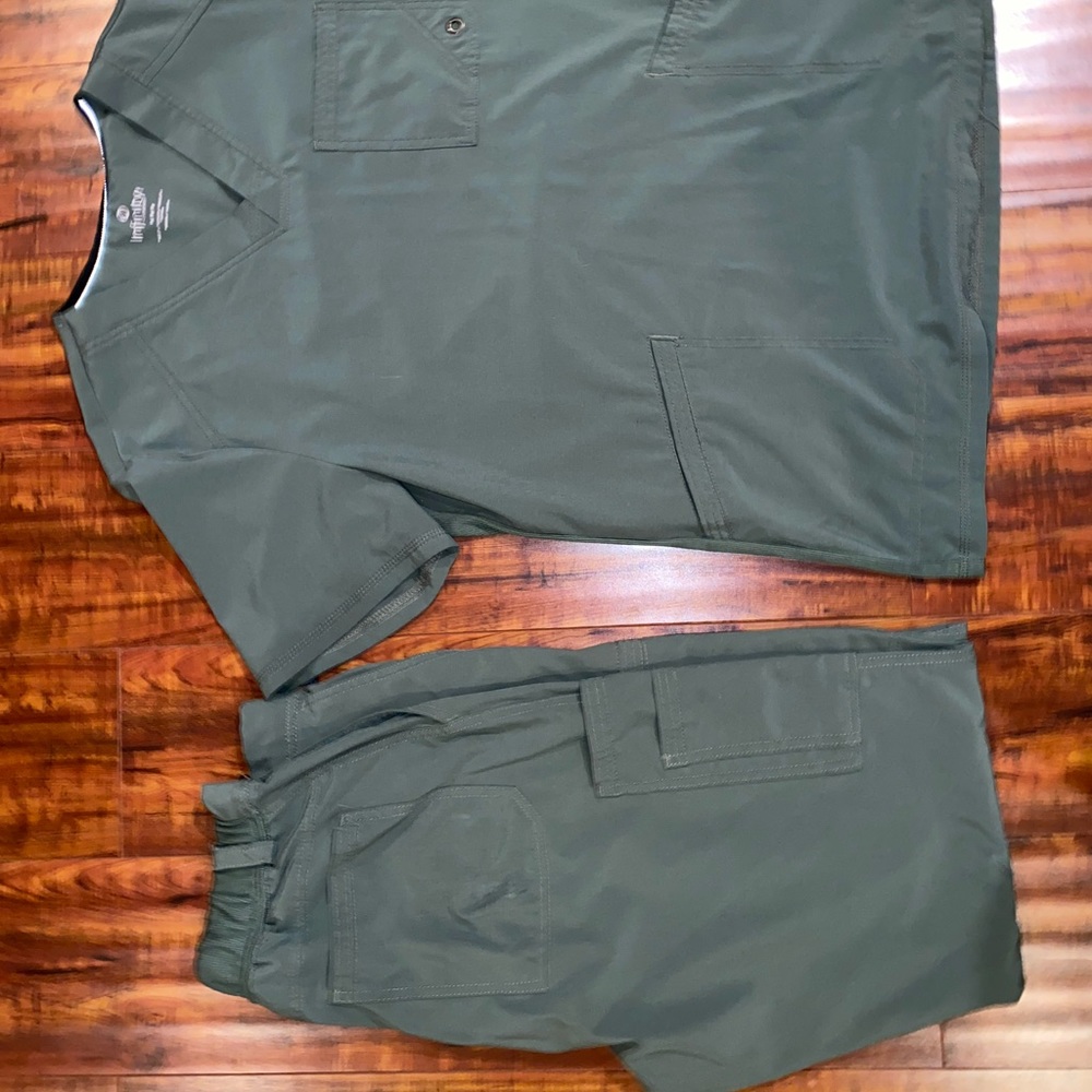 Men’s olive green Cherokee infinity Scrubs top and bottom.